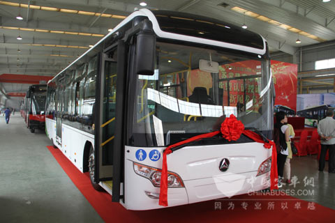 中國首輛獲歐盟整車認(rèn)證的純電動客車YS6120GBEV