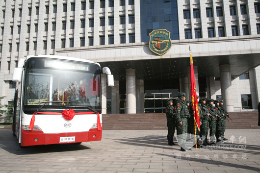 安凱捐贈獵鷹突擊隊反恐演練用車