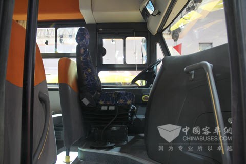 一汽校車CA6900SFD21