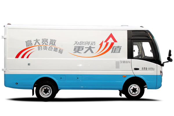 宇通ZK5040XXY廂式運(yùn)輸車（柴油2-6座）