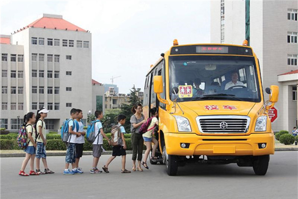 亞星JS6790XCP2中小學(xué)生專用校車（柴油國五24-30座）