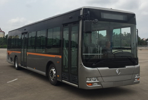 金旅XML6125JHEVD5CN插電式公交車（天然氣/電混動(dòng)國五10-46座）