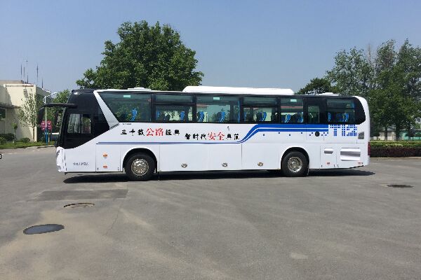 北方BFC6120T1D5J客車（柴油24-55座）