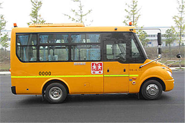 東風(fēng)超龍EQ6550STV3小學(xué)生專(zhuān)用校車(chē)（柴油國(guó)五10-19座）