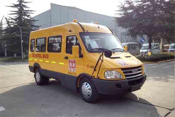 南京依維柯NJ6555XCC小學(xué)生專用校車（柴油國五18-19座）